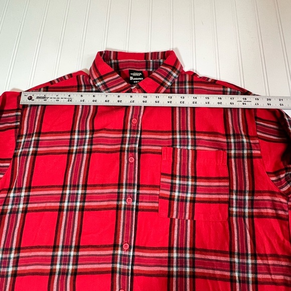 Stranger Things Women's M 8-10 Red Plaid Crop WSQK Shirt - Picture 4 of 12